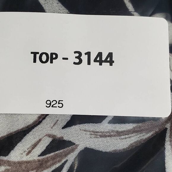 Maurices Black Floral Sheer Kimono 3X - Picture 10 of 10